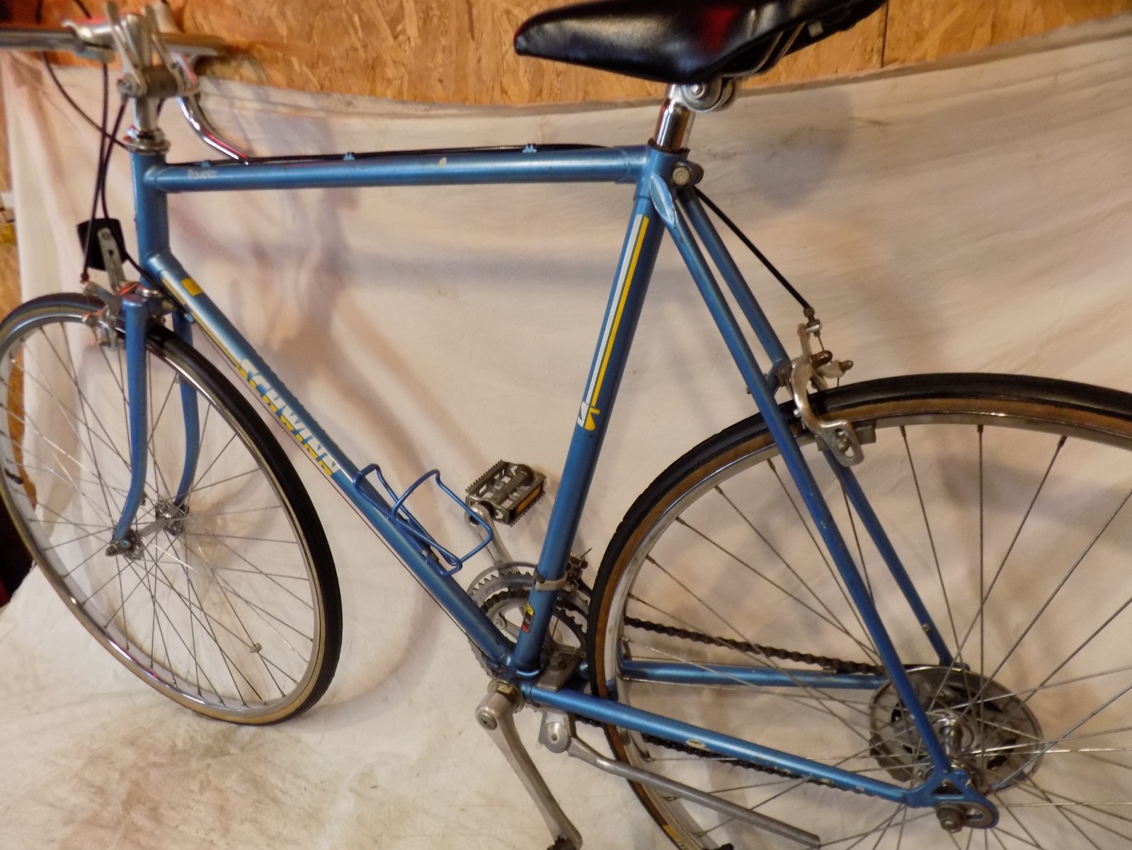 1980s SCHWINN TRAVELER MENS 10-SPEED ROAD BIKE WORLD SPORT SUPER VOYAGEUR LETOUR