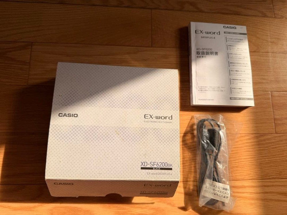 CASIO  Complete Set  EX word XD SF6200BK Electronic Dictionary