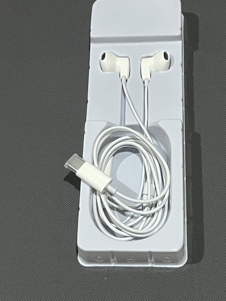 Wired Headphones with Microphone Type C Connection