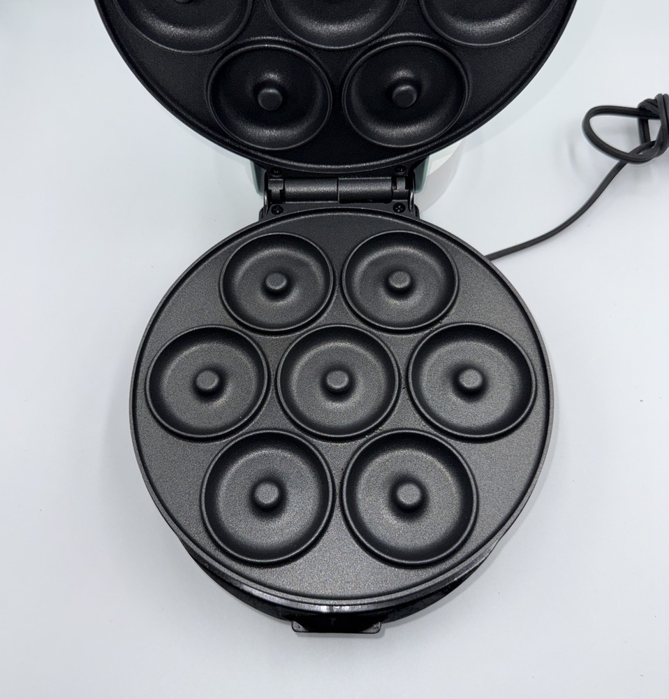 Dash Mini Donut Maker Mint – Nonstick 7 Cavity Electric Donut Machine