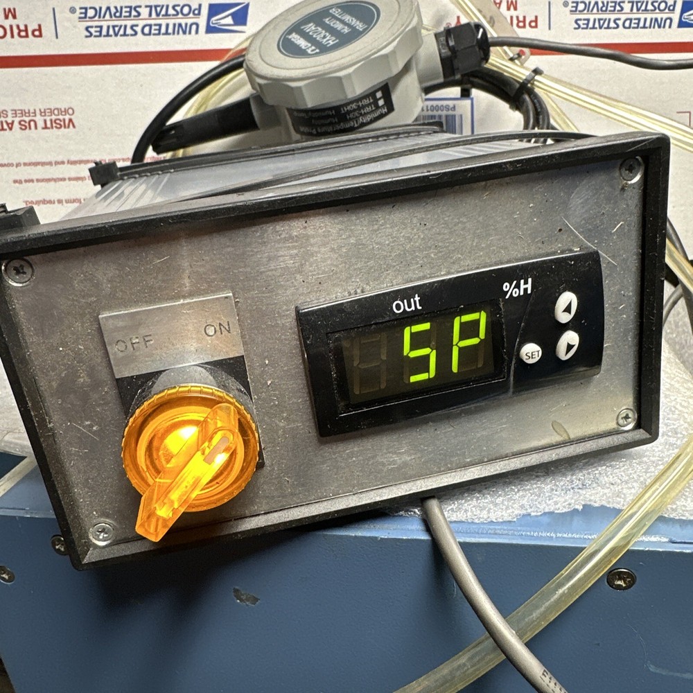 Omega HX302AV Humidity Transmitter - And Controller Box
