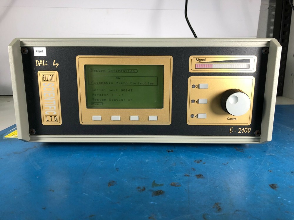 Elliot Scientific LTD. E-2100 3-Axis Piezo Auto Align Controller *30DAY ROR*
