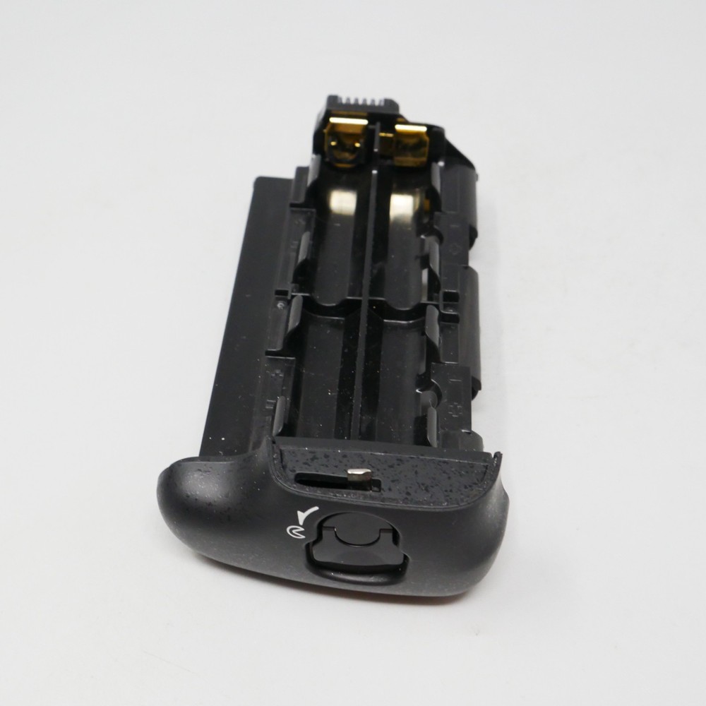 Nikon MS-D14 AA Battery Holder
