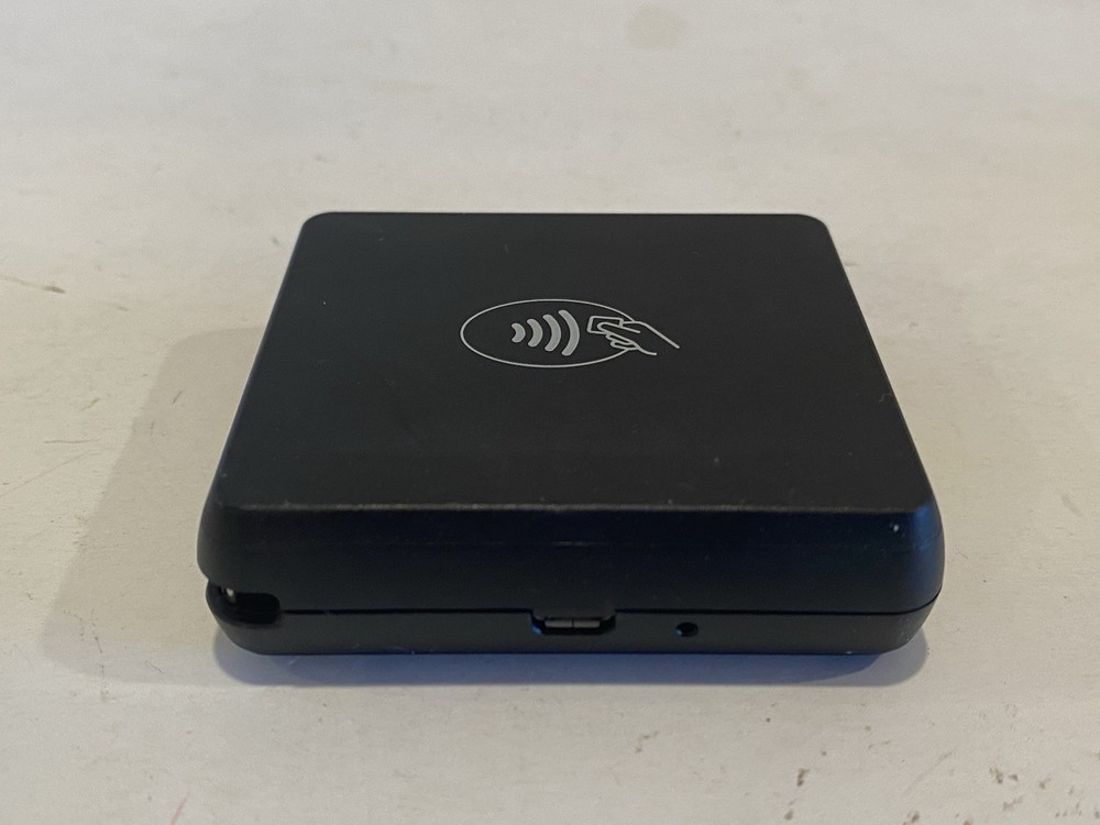 Bbpos CHB20 Chipper BT Bluetooth NFC Card Reader 2AB7X-CHC2XBT With USB Dock