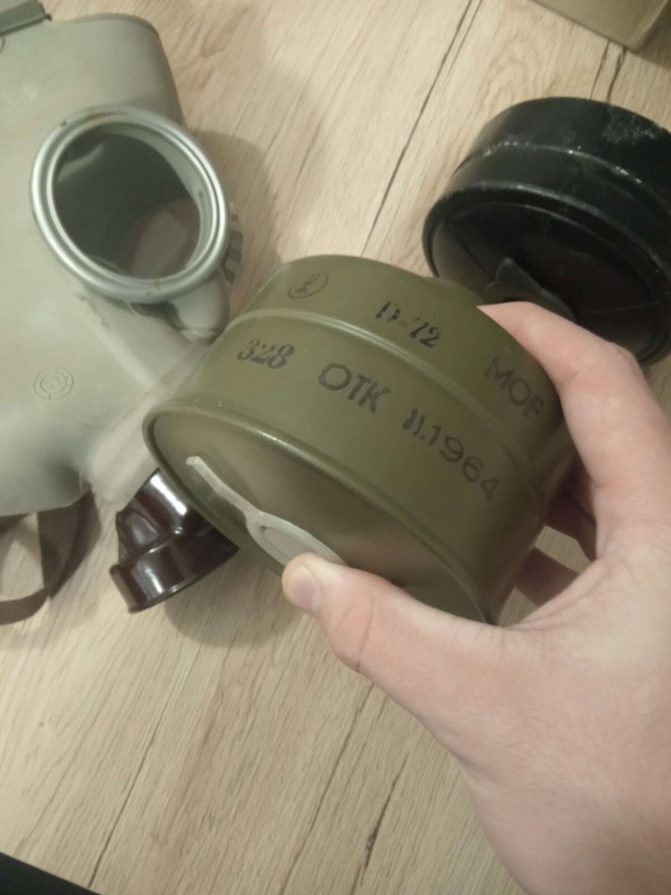 ORIGINAL SOVIET ERA SIZE GAS MASK SIZE 5