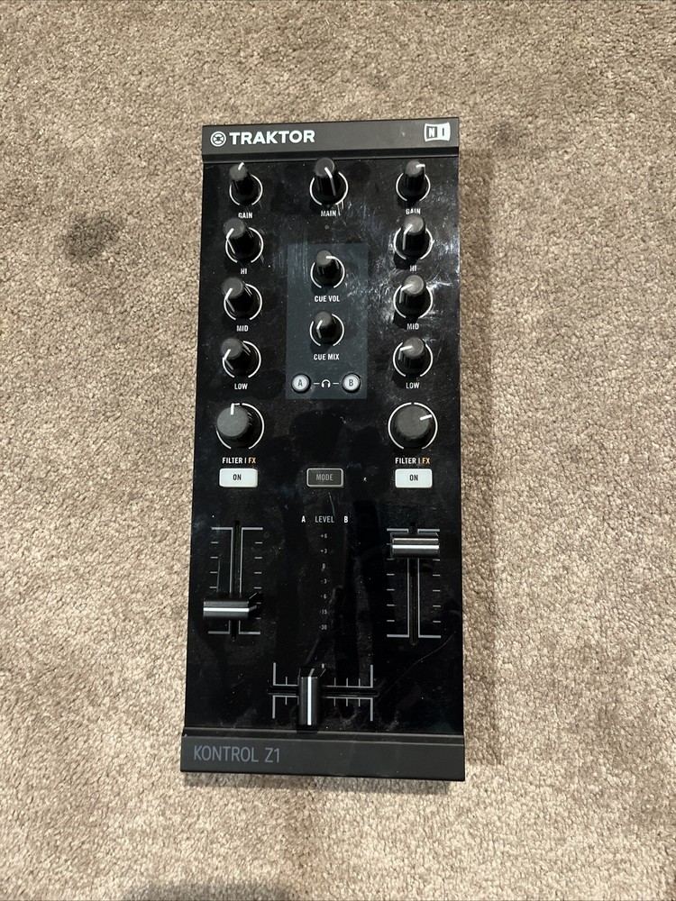 Traktor Z1 Dj Control deck