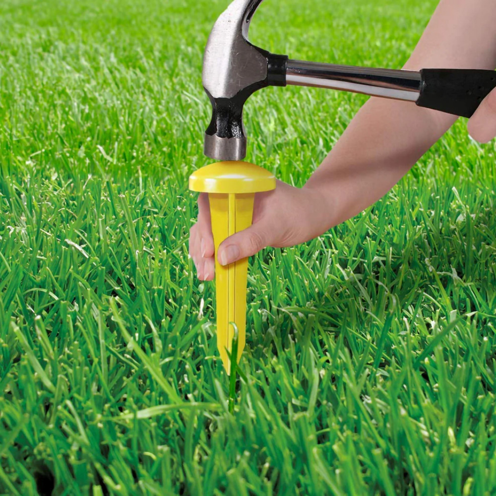 Simple Solution Pee Post Outdoor Dog Potty Training Aid – 13" Pheromone Stake
