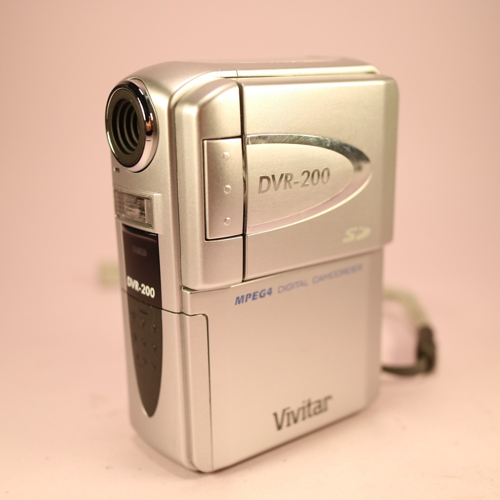Vivitar DVR-200 2.0MP Compact Digital Video Recorder Silver Tested