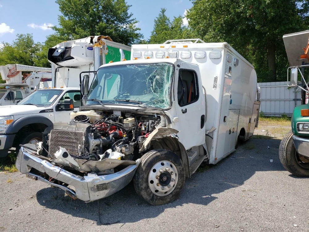 2016 FREIGHT LINER DRIVERSLEFT HEADLIGHT