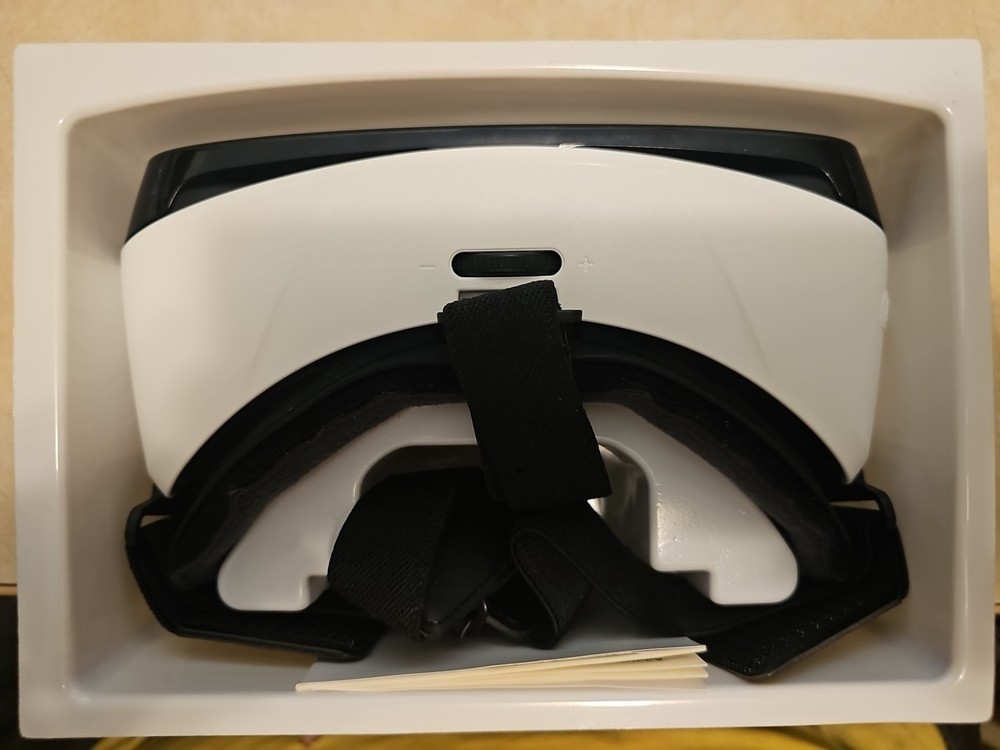 Samsung Gear VR Virtual Reality Headset Galaxy Note5 & S6 Edge+S7Oculus Open NIB
