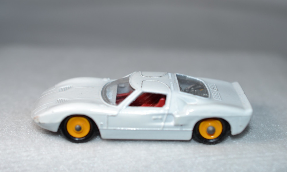 Matchbox Lesney Ford GT #41C - Box