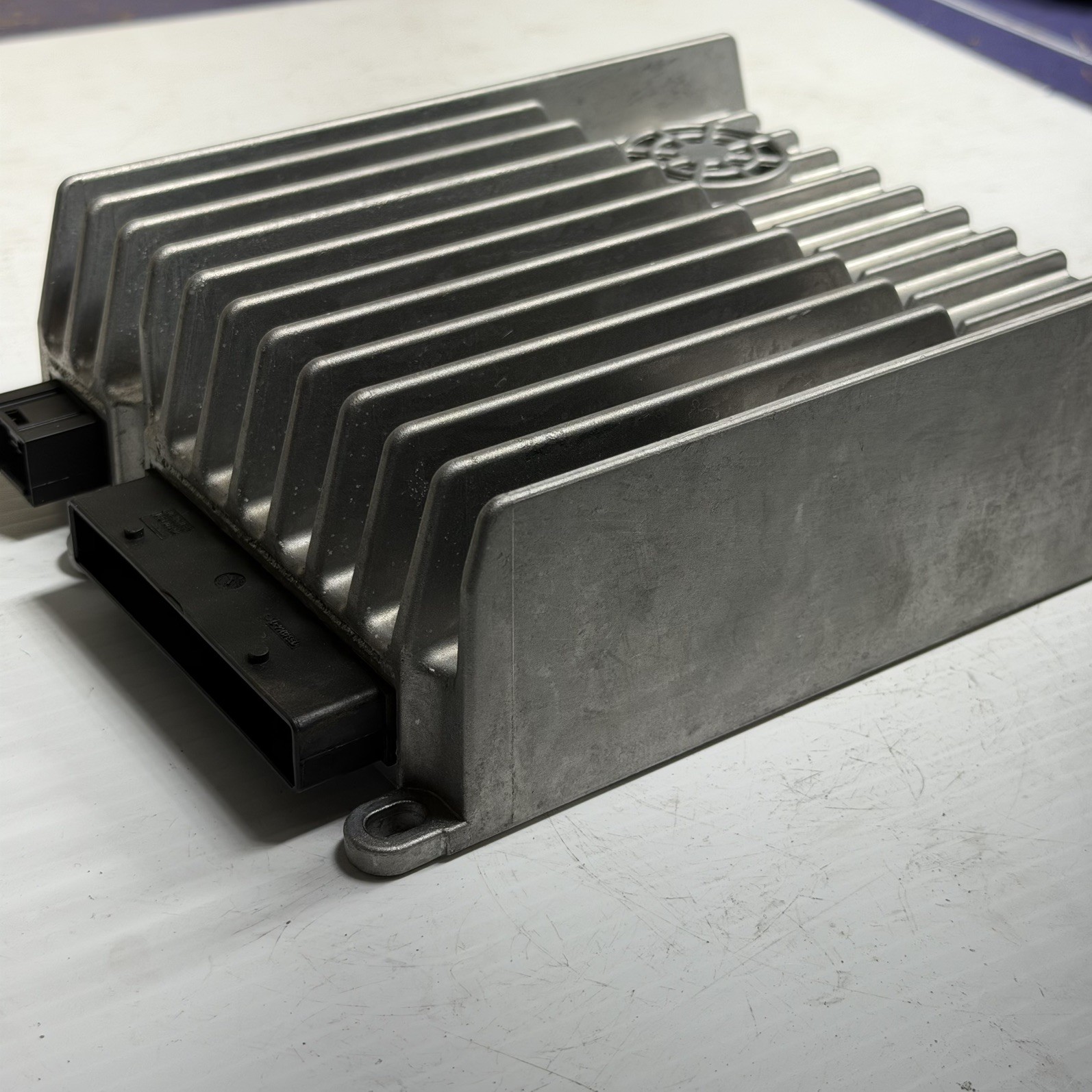 08-17 Mercedes W204 C250 C350 E350 Amplifier Amp Harman/Becker 2049007806 Oem