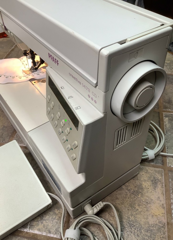 PFAFF Creative 1473 CD Sewing Machine