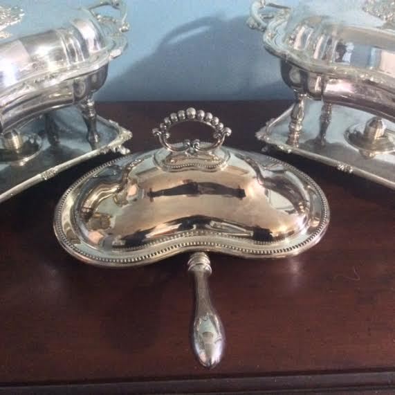 Sheffield Silver Covered Divided Serving Dish w/ Handle – Lee & Wigfull –