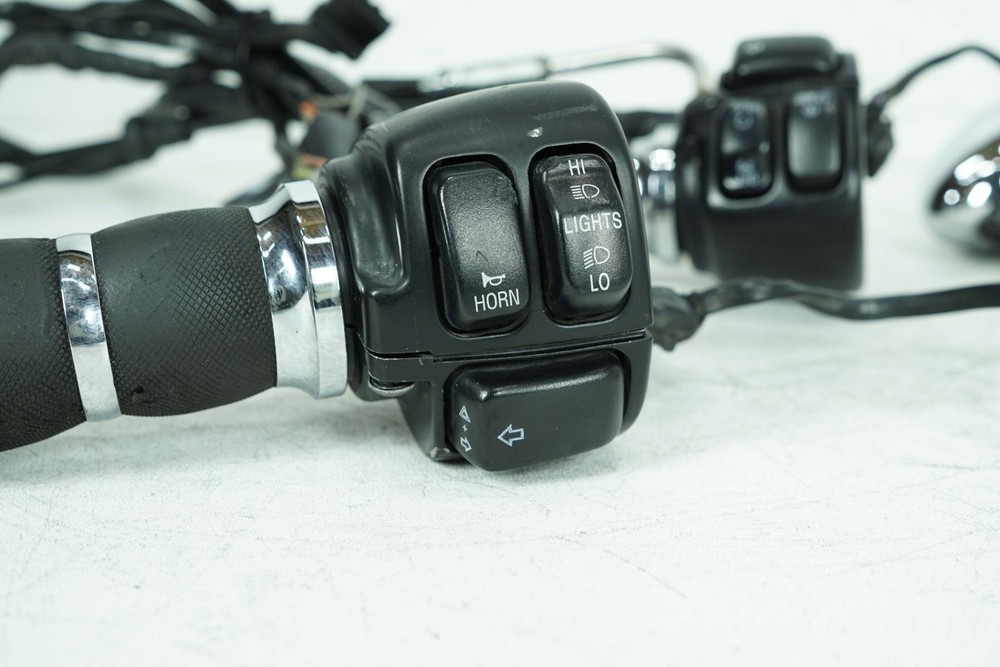 2002 Harley Softail FLSTFI Fat Boy OEM Right Engine Start Kill Switches Controls