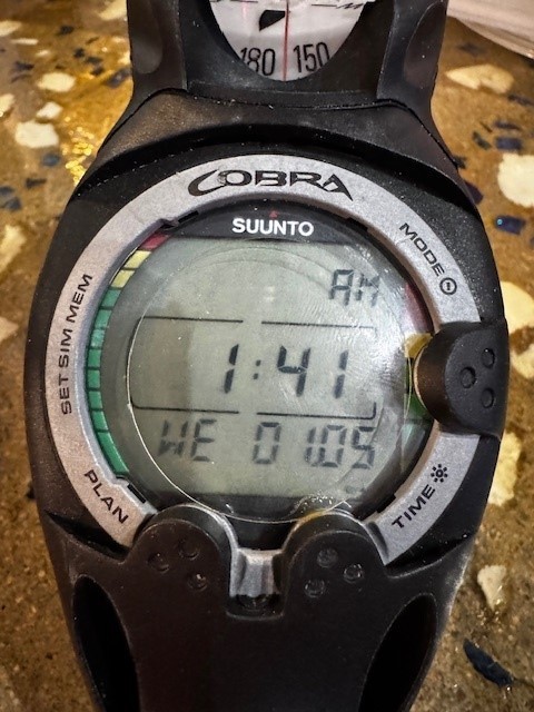 Suunto Cobra Dive computer in console with dive compass