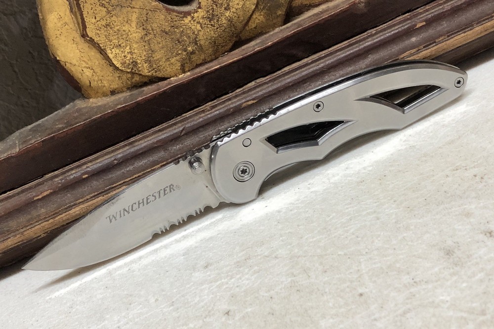 Winchester Folding Pocket Knife - Partially Serrated