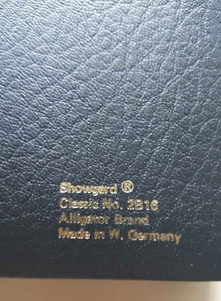 PREMIUM SHOWGUARD ALLIGATOR STOCK BOOK - 32pgs, acetate strps, dbl acetate inter