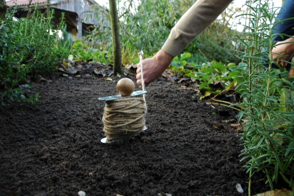 Garden Twine Guide with Twine