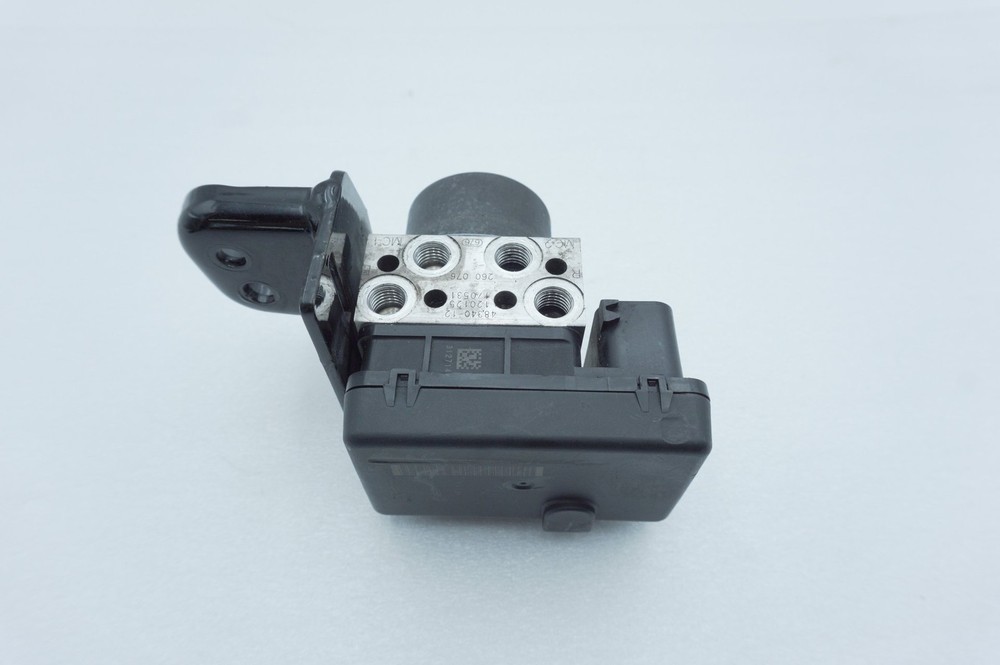 2012 Harley Dyna FXDWG Wide Glide OEM ABS Brake Pump & Control Module
