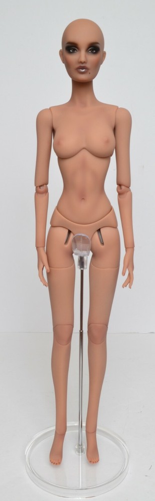 ELLOWYNE DOLL STAND (POLE IS TELESCOPING) fits TONNERS EVANGELINE GENE & KD