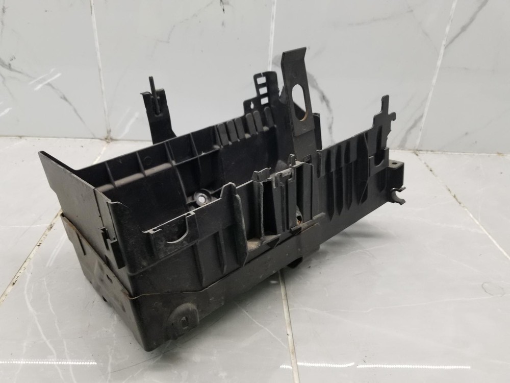 2012 VERANO BATTERY TRAY BOX #002069