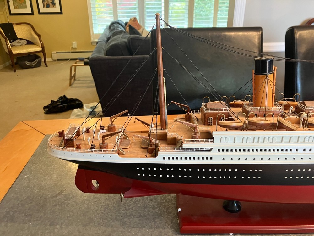 WOODEN SHIP MODEL - TITANIC - FULLY ASSEMBLED - PAINTED