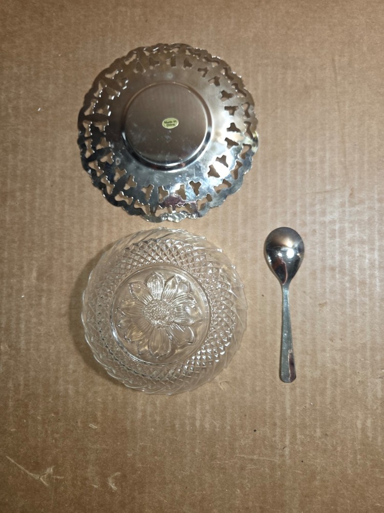 Bowl Sauce Silver Plated with Spoon World Showcase Gift Collection