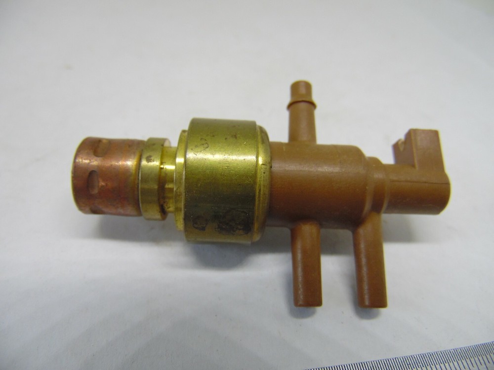 Ported Vacuum Switch Standard PVS44 NEW VINTAGE MADE IN U.S.A.