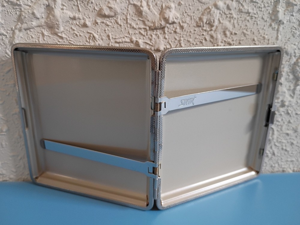 Metal Cigarette Case Spring Loaded Hinged Spine Eagle Design for King Size