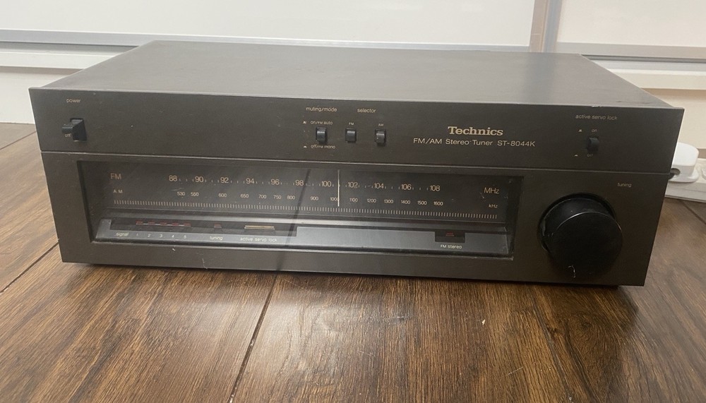 Vintage Technics ST-8044K FM/AM tuner Hifi Separate