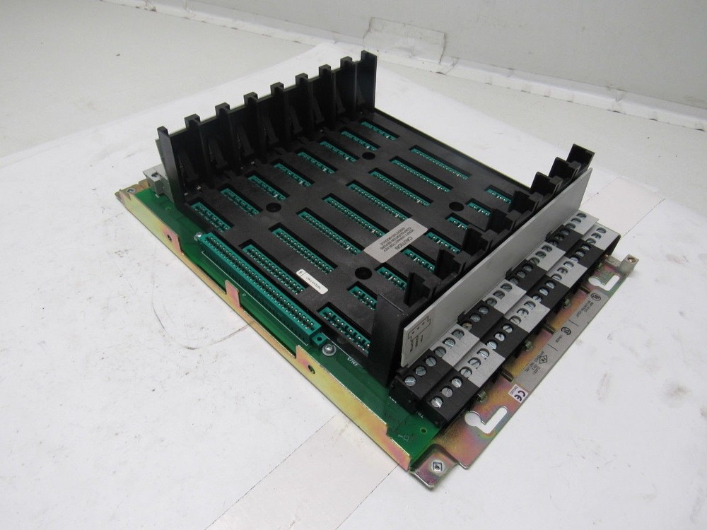 Siemens 500-5892 Base Module Rack 8 Slot