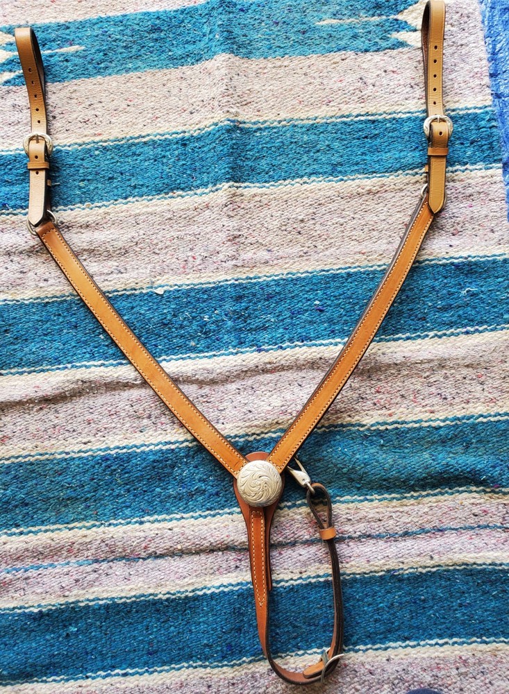 Circle Y Breast Collar with Single Concho, Medium Oil Leather