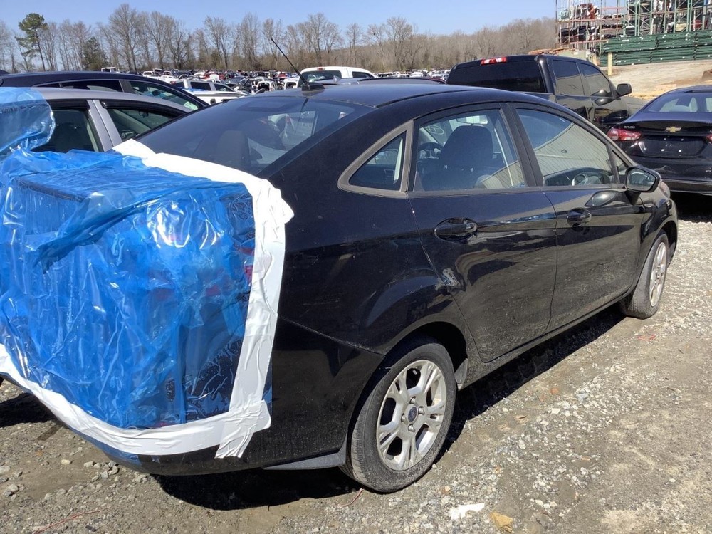 FIESTA 2014 Glove Box 4558032