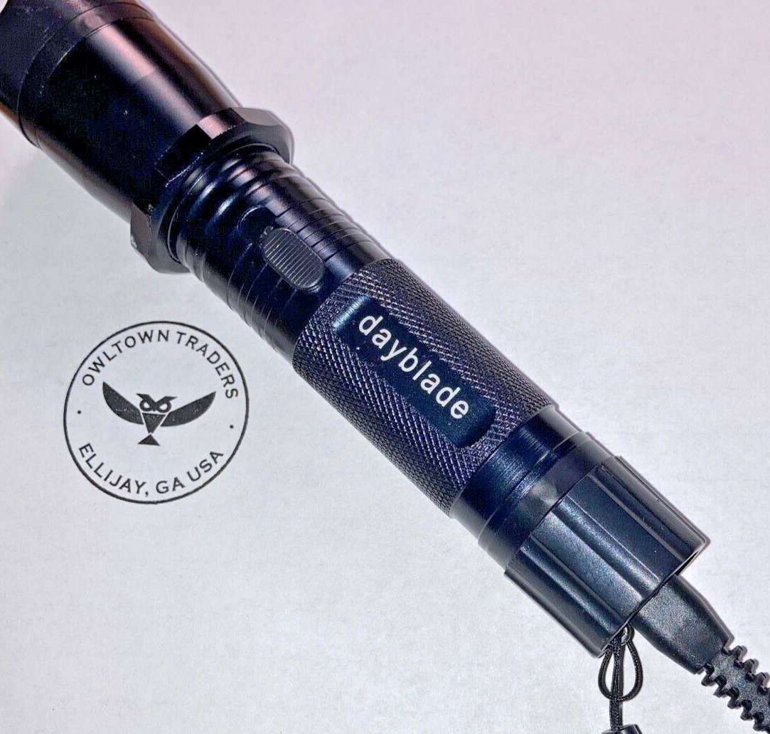 BLACK dayblade 1101 LED Flashlight Stun Gun 1000KV with 120v AC Charge Cord