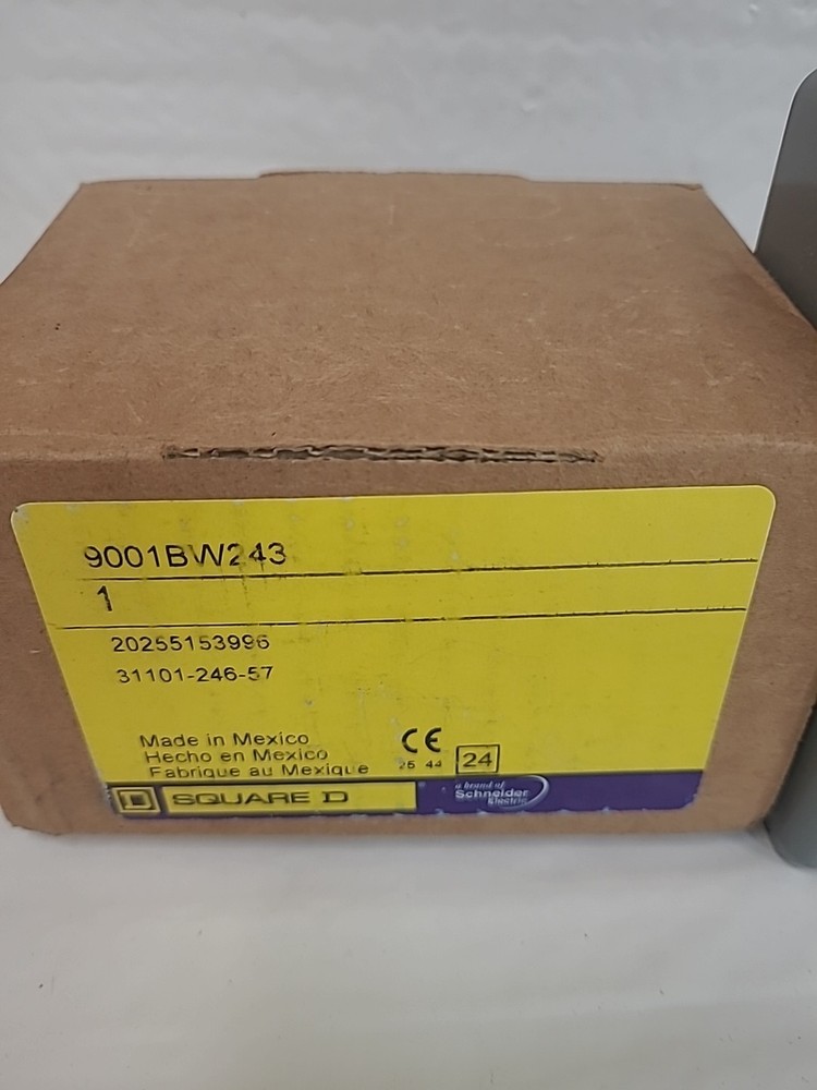 Square D 9001BW243 Push Button Control Station