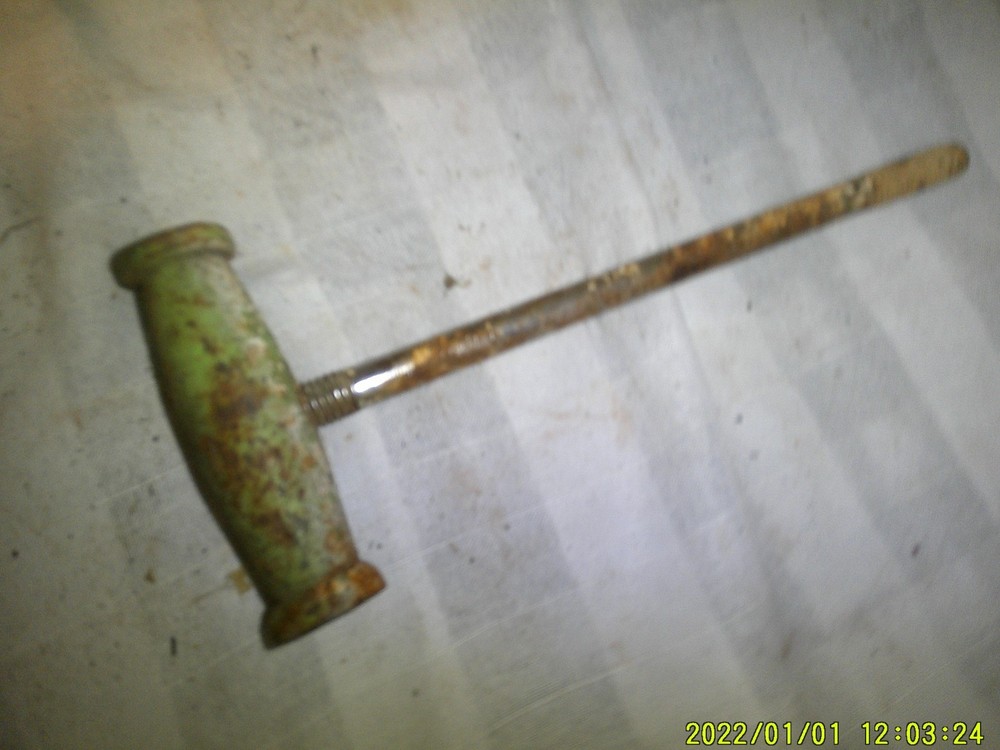 VINTAGE SOLID STEEL HAMMER THREADED HANDLE ENDS