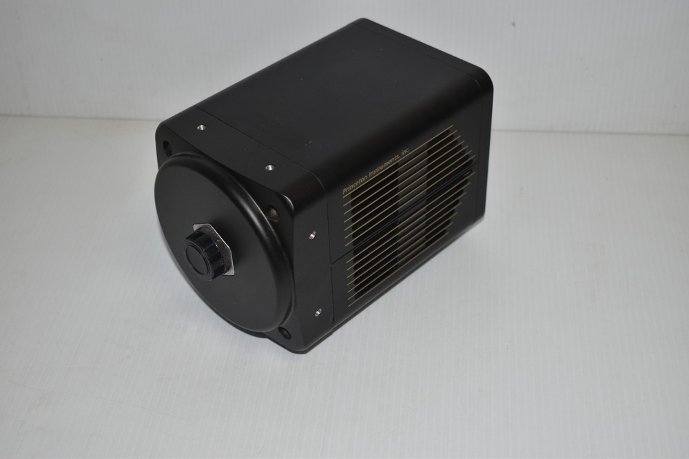 ROPER PRINCETON MODEL 7413 SCIENTIFIC IMAGING CAMERA  (OQI59)