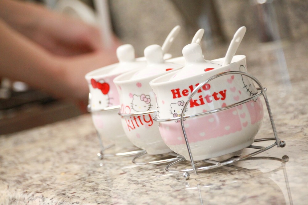 Cute Hello Kitty Ceramic Kitchen Set Cooking Tools Spice Jar Salt Container 3PCS