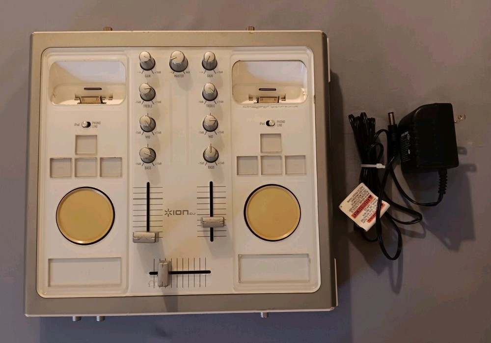 Numark IDJ Dual iPod Turntable Mixing Console