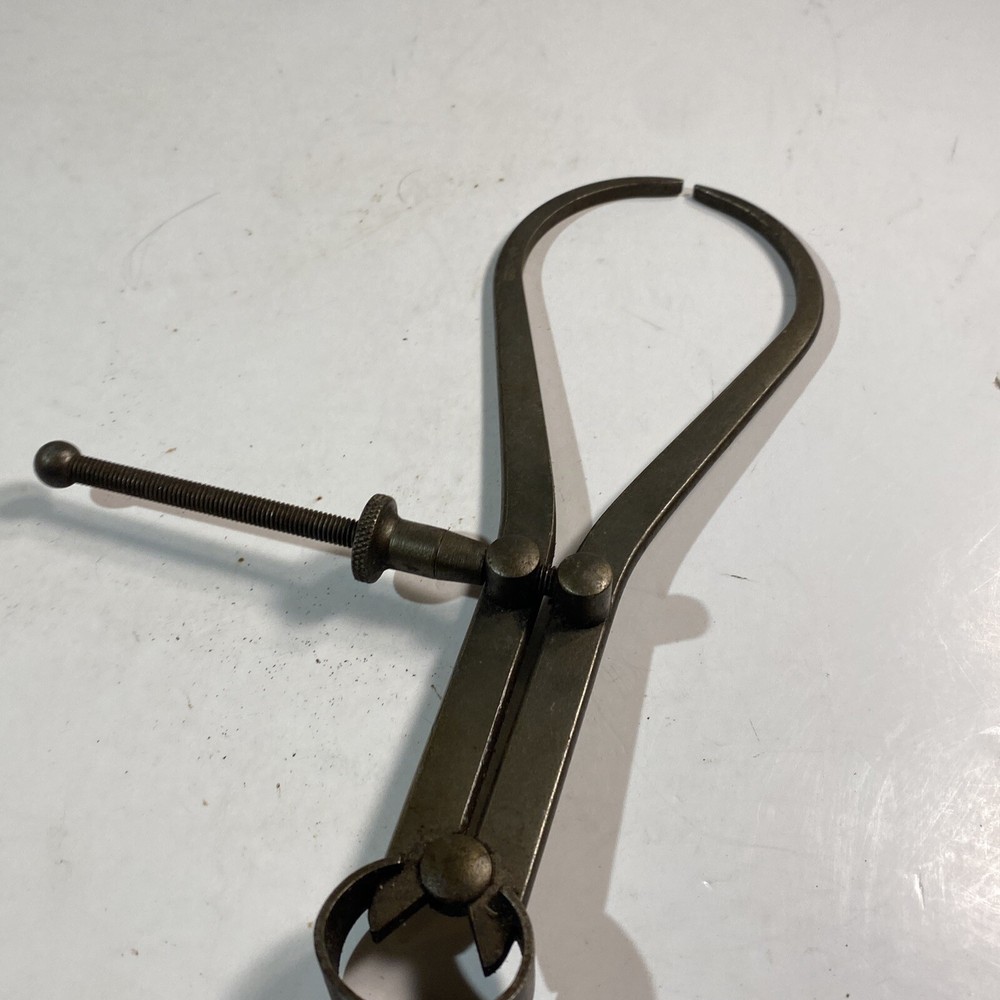Unbranded 6.5” Yankee Spring-Type Outside Caliper, Solid Nut, Flat Leg, 0-6"