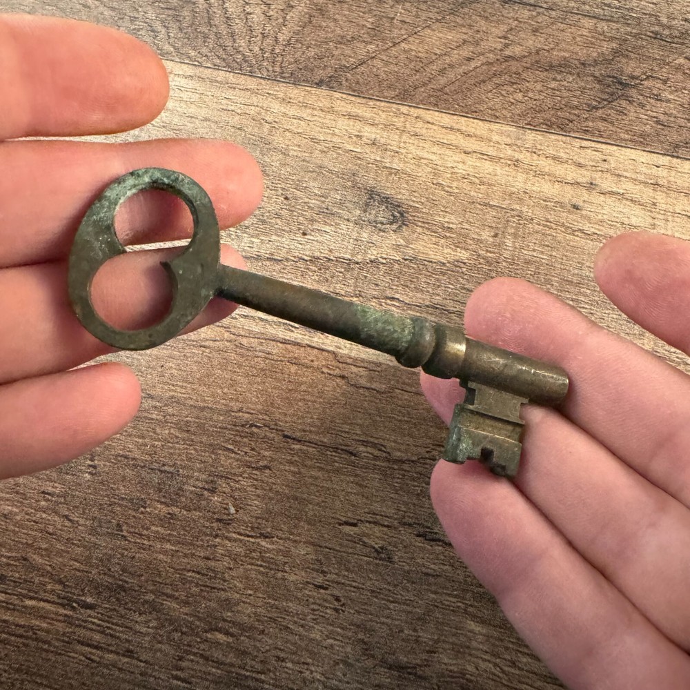 Large Antique Skeleton Key