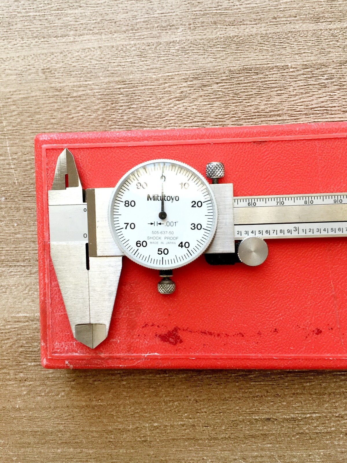Mitutoyo Dial Caliper 6" Calibrated 505-637-50 .001" 6” With Case Made In JAPAN