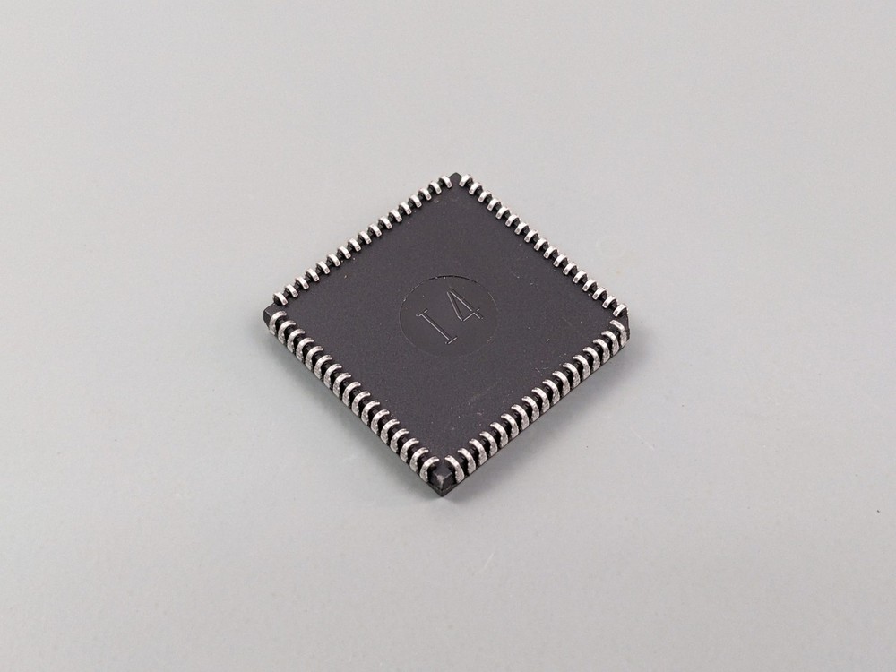 Chips P82A303 AT/386 Chipset IC, PLCC, Good