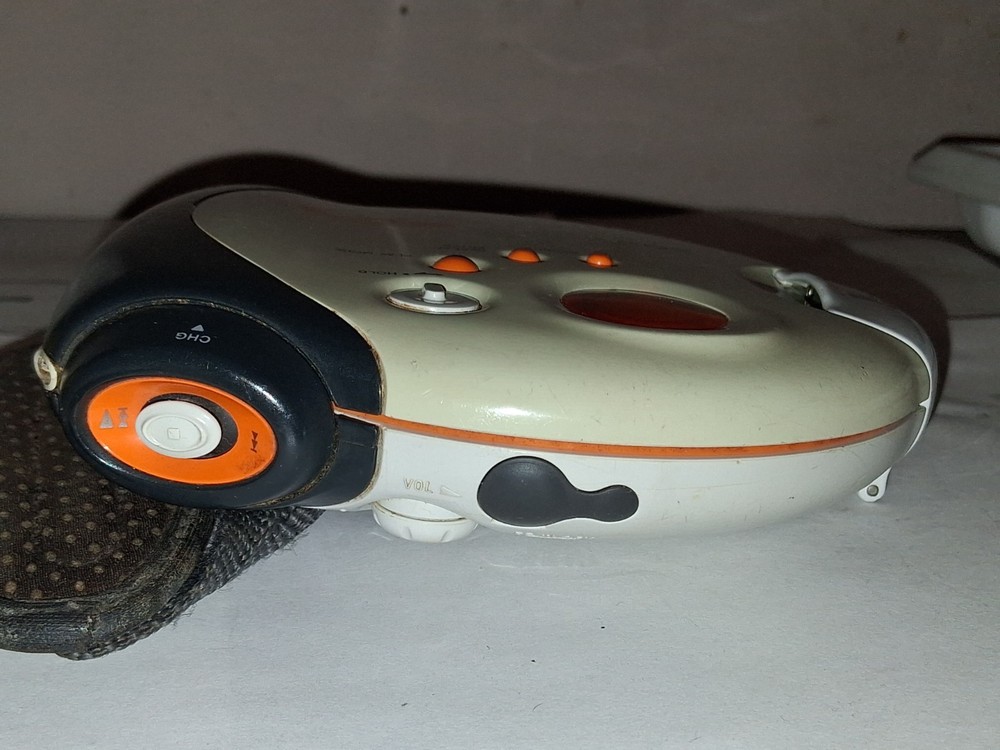 Sony Walkman Portable CD Player Model D-SJ301