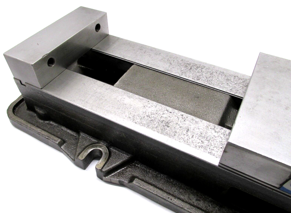 KURT ANGLOCK 6" MILLING MACHINE VISE w/ HANDLE - #D675