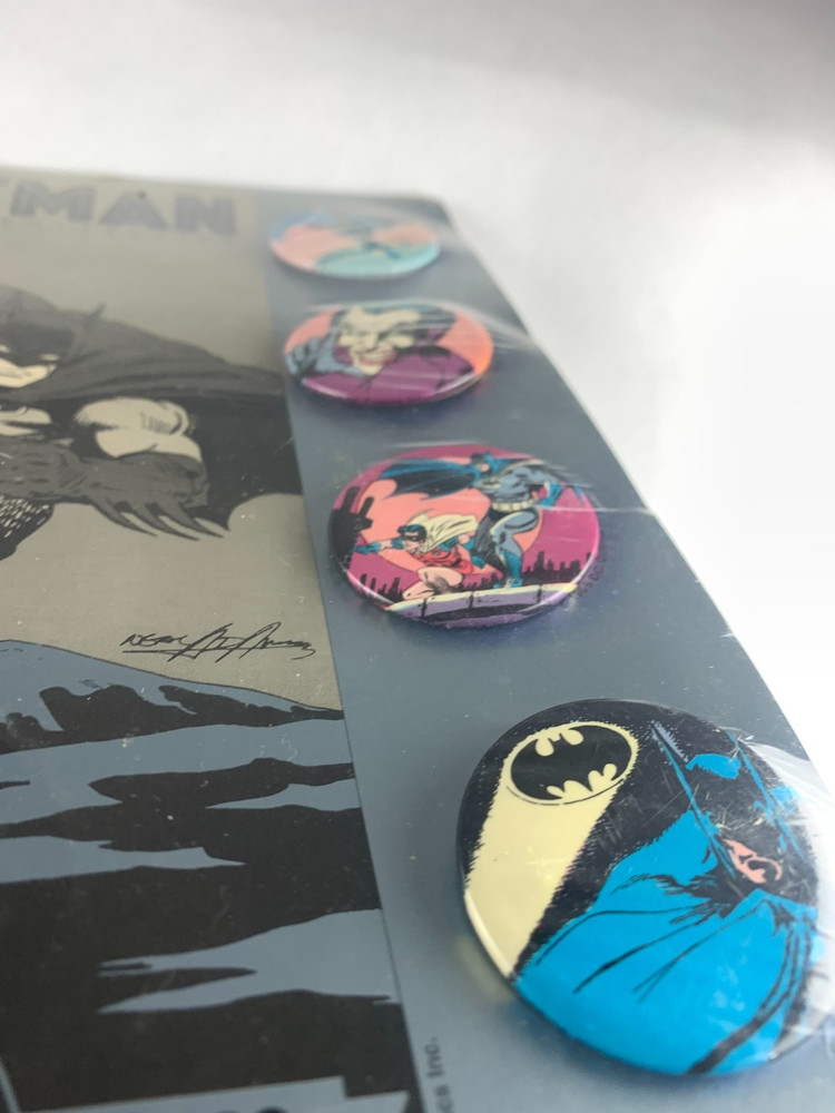 Vintage - Batman 1939-1989 Button Collection in Packaging - B9