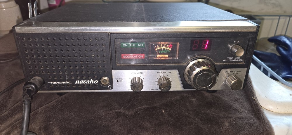 Realistic Navaho TRC431 CB Powers up