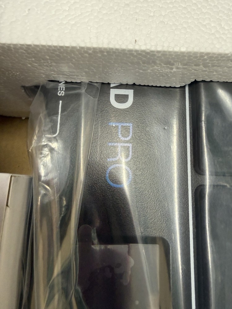 Alesis Sample Pad Pro 8 Pad Percussion and Sampling Instrument New