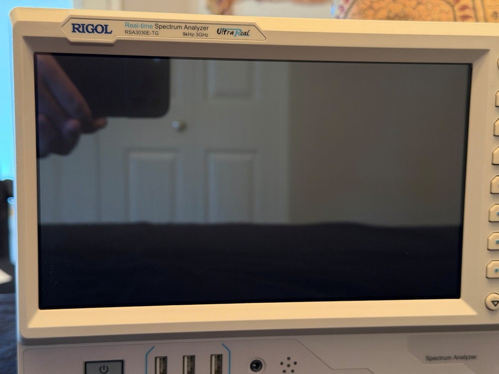 Rigol RSA3030E-TG EMI Bundle, 3 GHz Spectrum Analyzer, EMI Analysis Opt & NFP-3